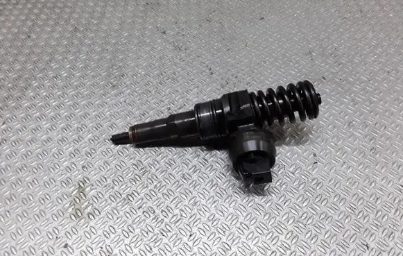 Seat Altea XL Fuel injector 038130073AG
