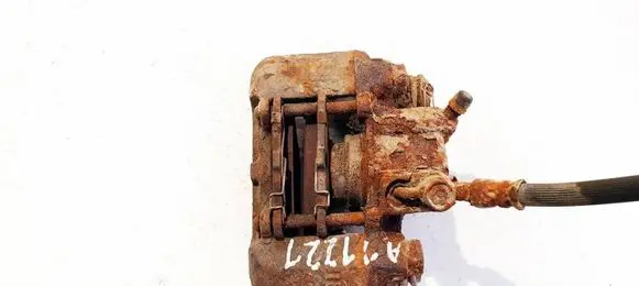 Toyota Corolla Verso E121 Rear brake caliper 