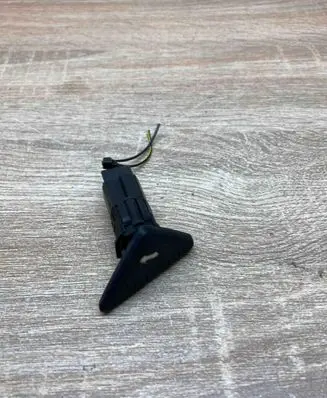 Ford Focus Tailgate opening switch 98AG19B514AC WITHPLUG
