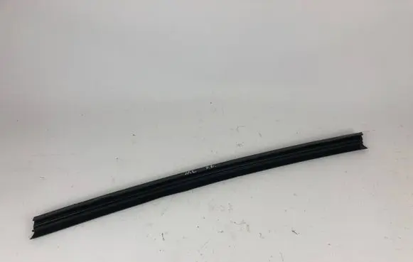 Maserati Levante Rubber seal front door (on door) 