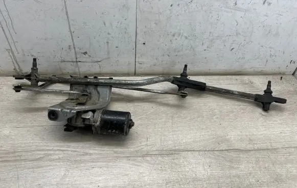Front wiper linkage and motor