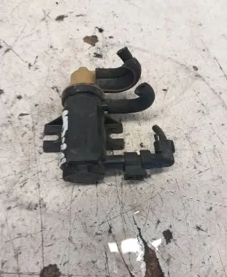 Mercedes-Benz E W212 Turbo solenoid valve A0091533128 11T250 70078208