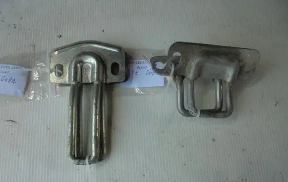 Mercedes-Benz Vito Viano W447 Rear door lock loop/hook striker A6397400132