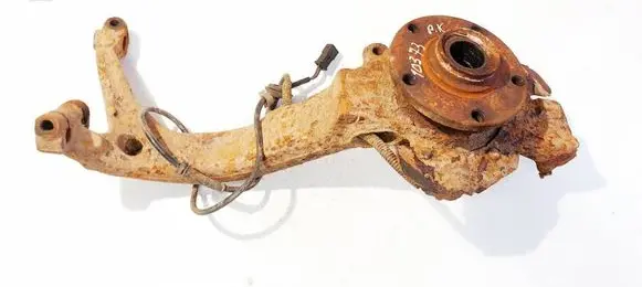 Volkswagen PASSAT B5 Front wheel hub