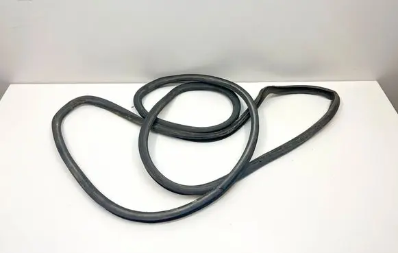 Mercedes-Benz SLC C107 Trunk rubber seal (body) 