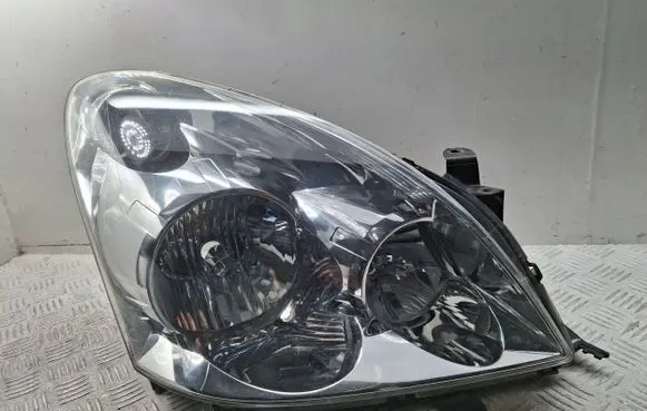 Toyota Corolla Verso AR10 Headlight/headlamp 811300F010