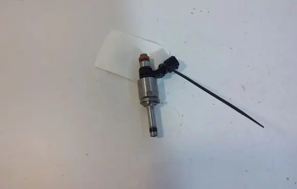 Nissan Pulsar Fuel injector H8201141604 4350R0060