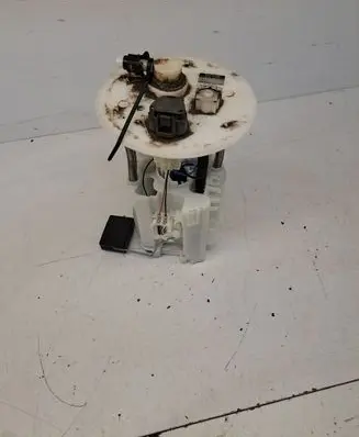 Toyota Prius (NHW20) In-tank fuel pump 1019618990 7702047040