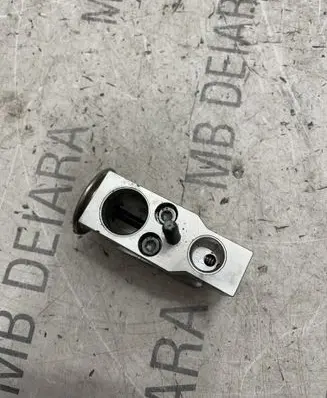 Audi Q7 4M Air conditioning (A/C) expansion valve 4M0816679