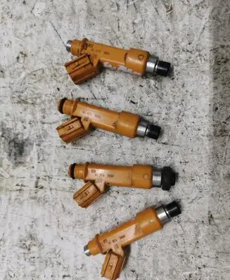 Suzuki Swift II Fuel injectors set 