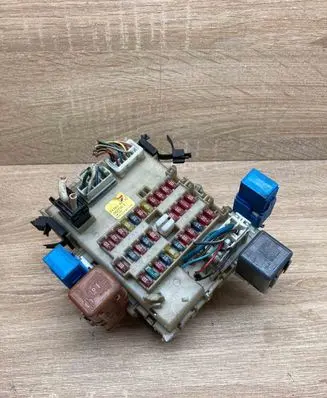 Nissan Primera Fuse box set 24350AV700