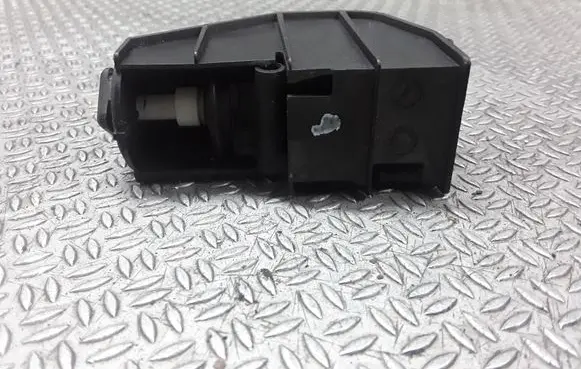 Fuel tank cap lock