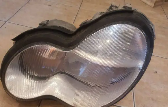 Mercedes-Benz C W203 Headlight/headlamp A2038200161 0301166201