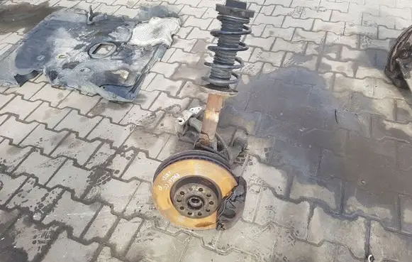 Volkswagen PASSAT CC Front wheel hub spindle knuckle