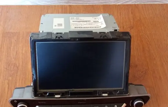Hyundai Ioniq Radio/CD/DVD/GPS head unit LAN6B20EHAE 96550G2252P