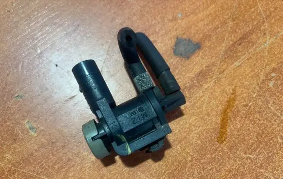 Audi A6 S6 C6 4F Turbo solenoid valve 1K0906283A
