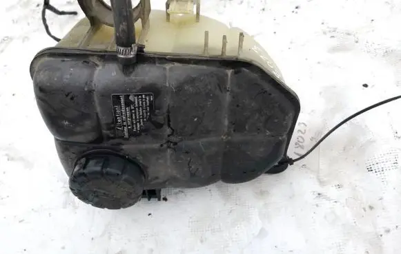 Mercedes-Benz C W203 Coolant expansion tank/reservoir 2035000049
