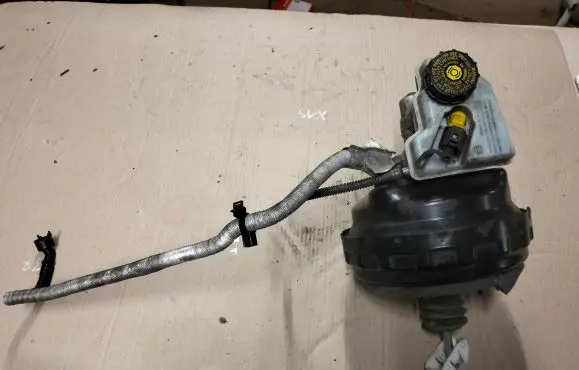 Seat Toledo IV (NH) Brake booster 6R2614105D