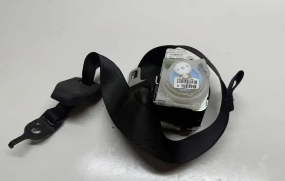 Dodge Durango III Rear seatbelt 2453788 8052043735 2472185