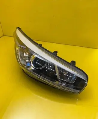 KIA Ceed Headlight/headlamp 92102-A2020