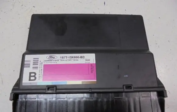 Ford Focus Central body control module 1S7T-15K600-BD