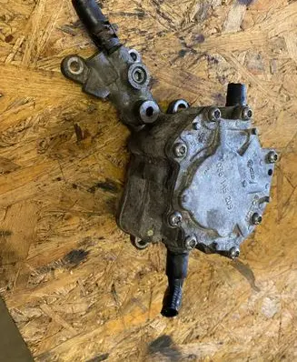 Skoda Octavia Mk2 (1Z) Fuel injection high pressure pump 038145209