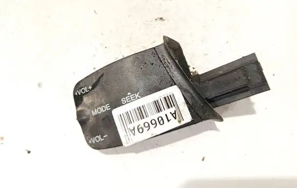 Ford Focus Multifunctional control switch/knob 758709