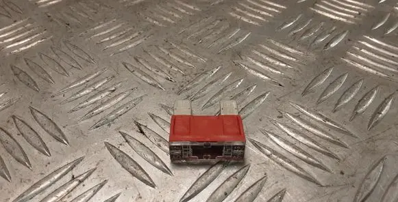 Volkswagen PASSAT B6 Fuse 