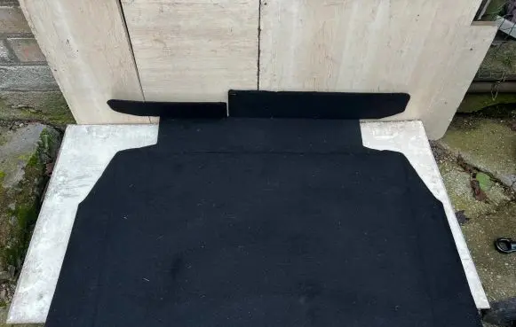 Trunk/boot floor carpet liner