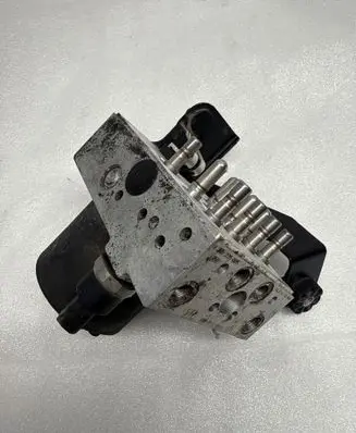 BMW 5 E39 ABS Pump 6758969 34516758969 0265225005