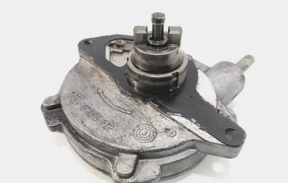 Mercedes-Benz C W203 Vacuum pump A2712300965