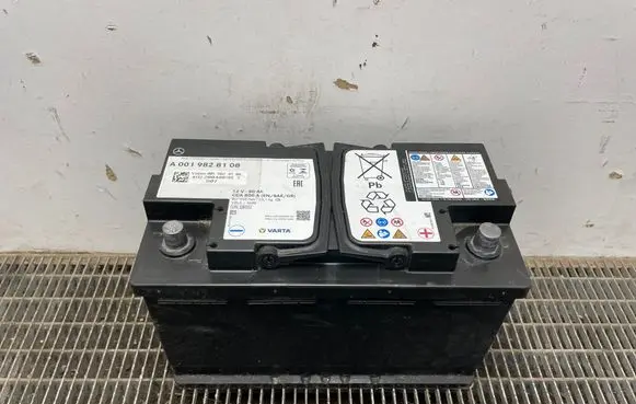 Mercedes-Benz C W205 Car battery A0019828108 0019828108 0132200480789