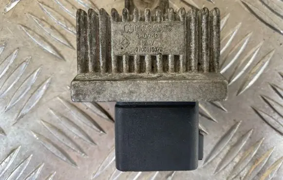 Renault Scenic II - Grand scenic II Glow plug pre-heat relay 7700115078 BFD710