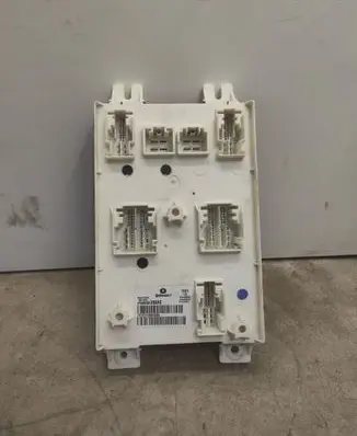 Jeep Grand Cherokee (WK) Central body control module P68258390AE 68258390AE