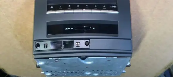 Mercedes-Benz S W221 CD/DVD changer A2219006303