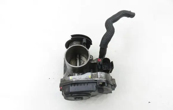 Volkswagen Polo III 6N 6N2 6NF Throttle body valve 030133064D