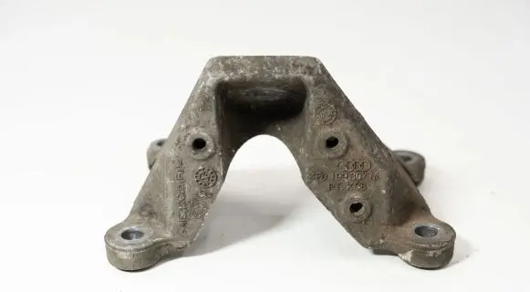 Audi A6 S6 C6 4F Engine mounting bracket 4F0199307M