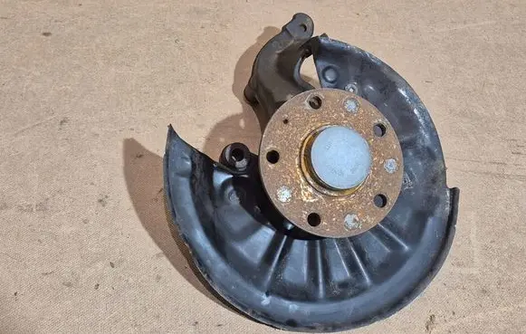 Volkswagen Golf VII Rear wheel hub spindle/knuckle 