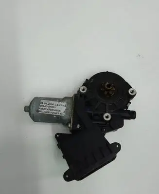 Toyota Corolla Verso AR10 Rear door window regulator motor 698400F020