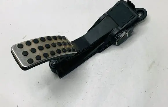 Mercedes-Benz R W251 Accelerator throttle pedal A1643000104