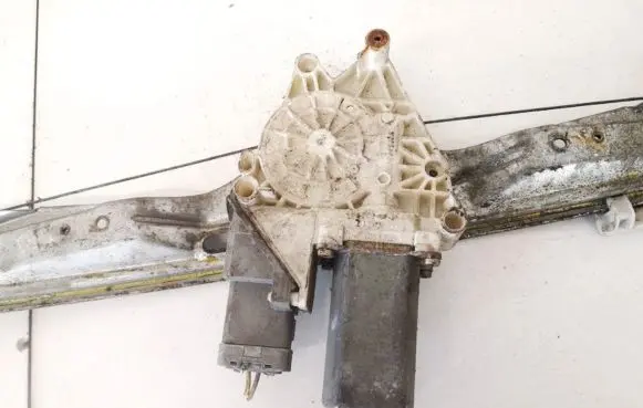 Citroen C5 Front door window regulator motor 