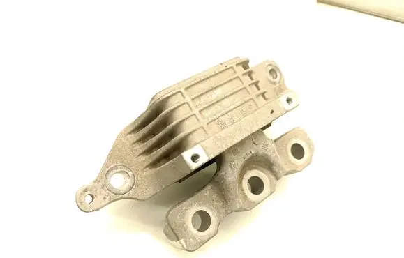 Buick Encore GX I Engine mount bracket 3621