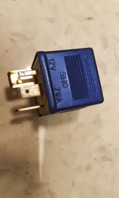 Volkswagen PASSAT B5 Other relay 899587 8A0951253