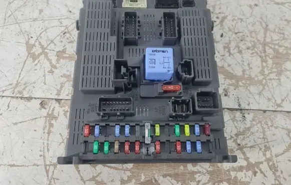 Citroen C8 Fuse module 1400310480