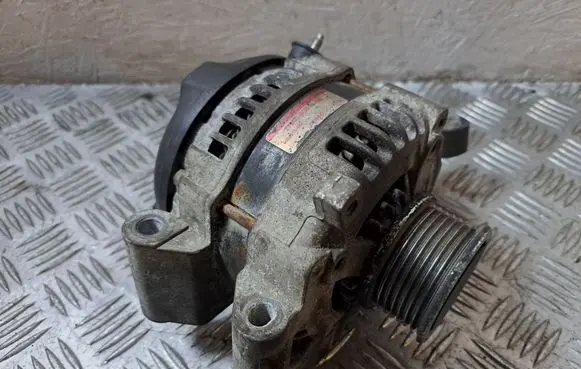 Toyota Corolla Verso AR10 Generator/alternator 270600G01184 270600G011 9664219452