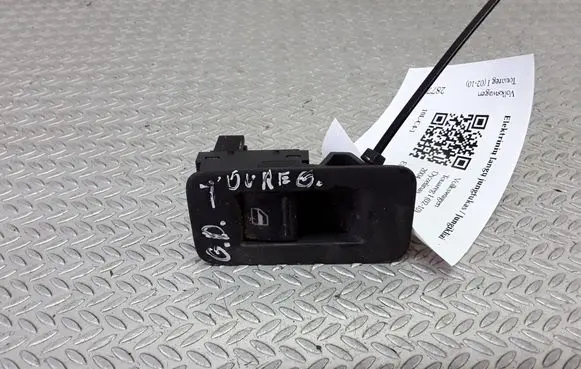 Volkswagen Touareg I Electric window control switch
