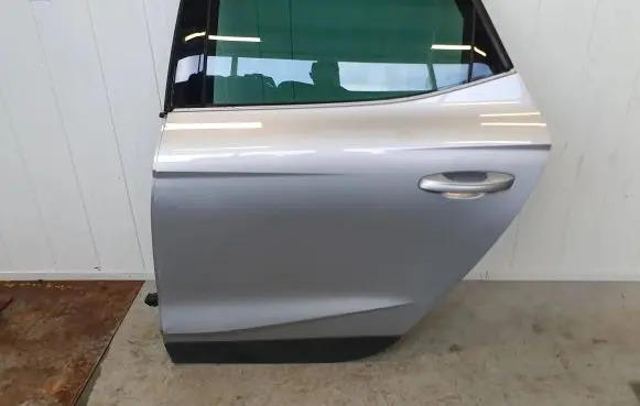 Seat Arona Rear door