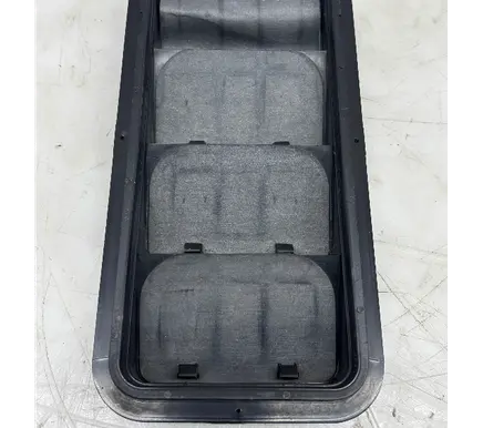 Volkswagen Crafter Quarter panel pressure vent 7N0819465E