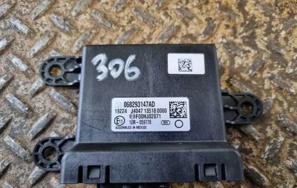 Dodge Challenger Gateway control module 068293147AD P068293147AD