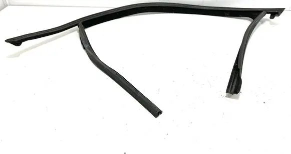 Opel Insignia A Rubber seal front door window/glass 13228084